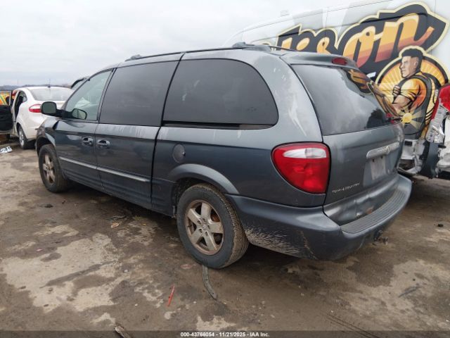 2001 CHRYSLER TOWN & COUNTRY 2C8GP64L51R240197 Photo 2