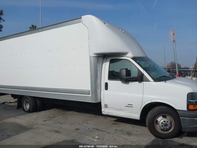 Chevrolet Express Cutaway 4500 Van 2024 1HA6GVC76RN002973 Image 13
