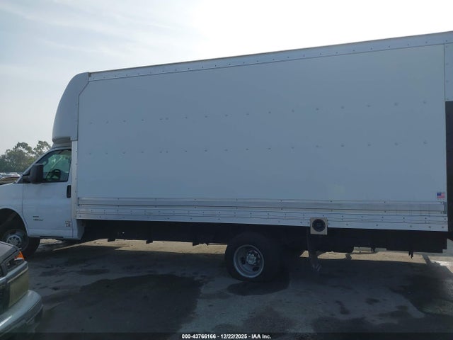 Chevrolet Express Cutaway 4500 Van 2024 1HA6GVC76RN002973 Image 14