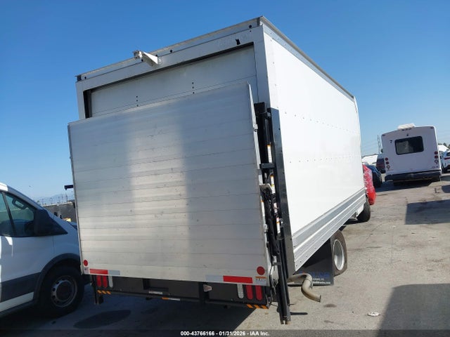 Chevrolet Express Cutaway 4500 Van 2024 1HA6GVC76RN002973 Image 4