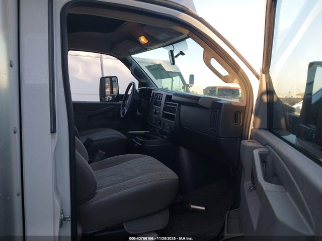 Chevrolet Express Cutaway 4500 Van 2024 1HA6GVC76RN002973 Image 5