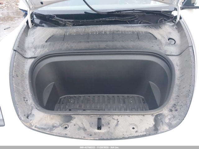 2024 TESLA MODEL Y 7SAYGAEE4RF149473 Photo 9