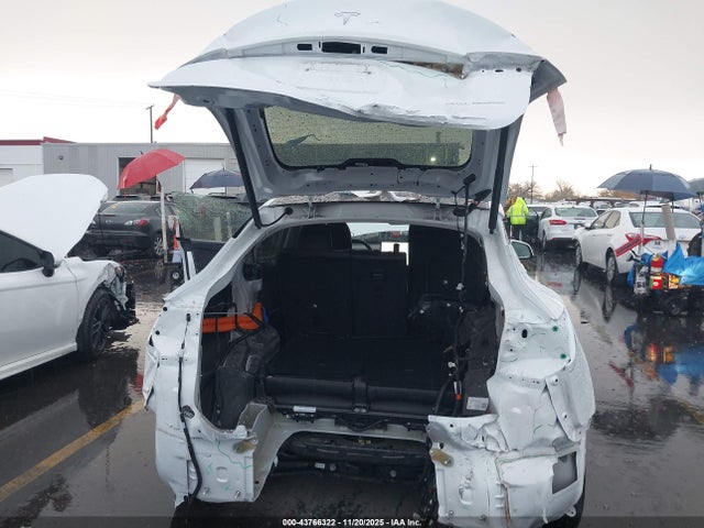 2024 TESLA MODEL Y 7SAYGAEE4RF149473 Photo 5