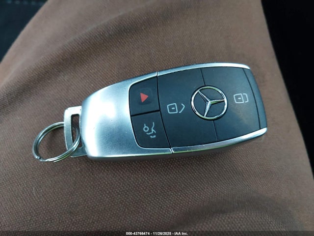 55SWF8EB4KU305943 Mercedes-Benz C 300 4matic