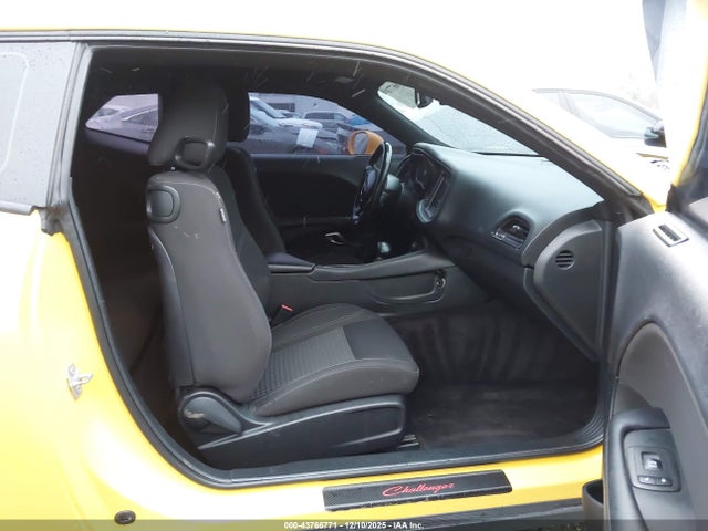2C3CDZAG3JH199516 Dodge Challenger Sxt