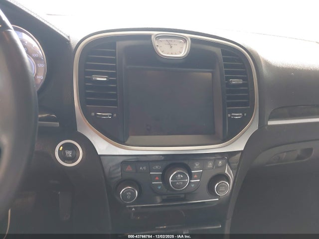Chrysler 300C 2014 2C3CCAEG1EH190057 Image 21