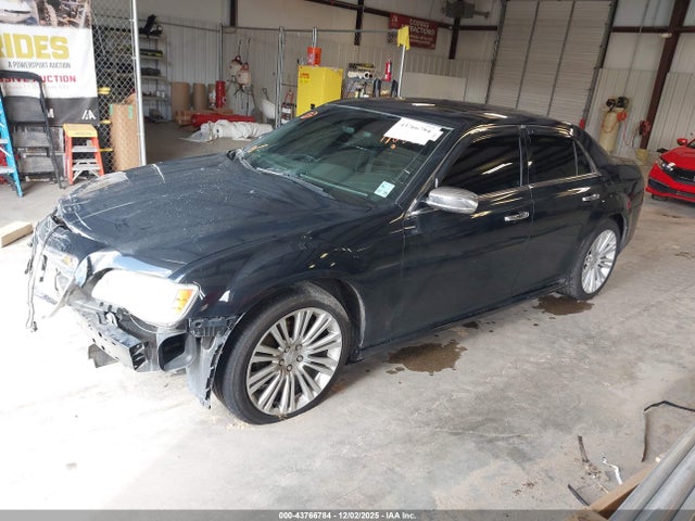 Chrysler 300C 2014 2C3CCAEG1EH190057 Image 2