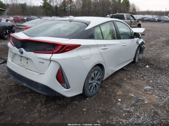 2021 TOYOTA PRIUS PRIME JTDKAMFP0M3190565 Photo 3
