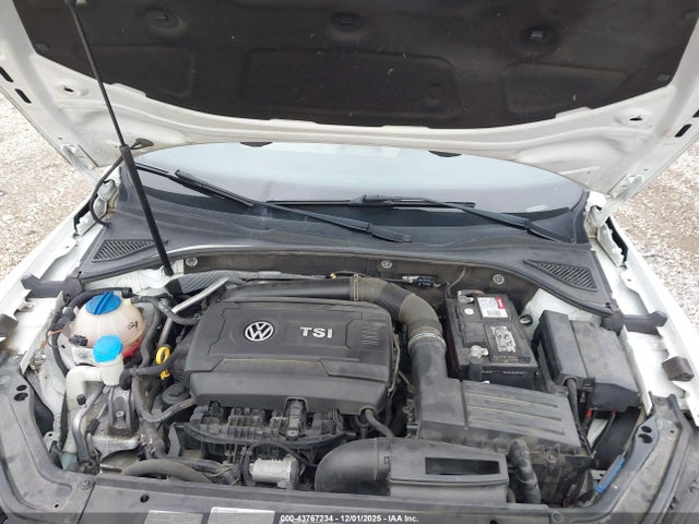 Продаж на аукціоні авто 2017 Volkswagen Passat 1.8t R-line, vin: 1VWDT7A39HC021592, номер лоту: 43767234