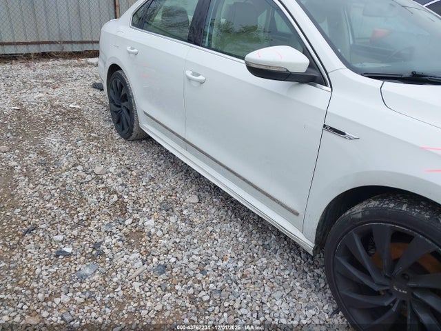 Продаж на аукціоні авто 2017 Volkswagen Passat 1.8t R-line, vin: 1VWDT7A39HC021592, номер лоту: 43767234