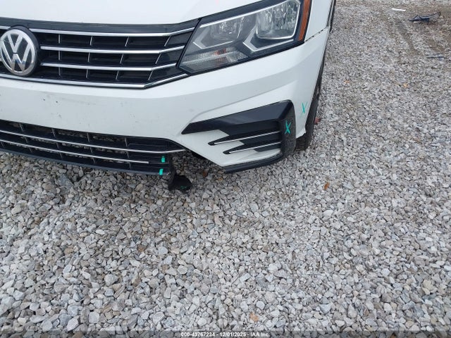Продаж на аукціоні авто 2017 Volkswagen Passat 1.8t R-line, vin: 1VWDT7A39HC021592, номер лоту: 43767234