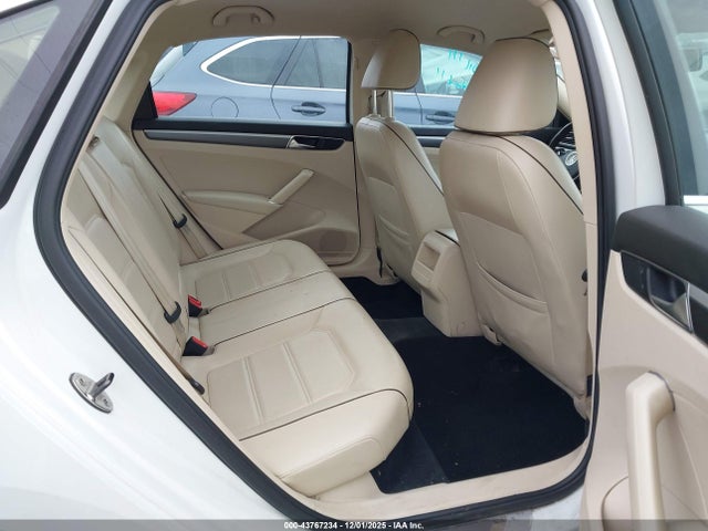 Продаж на аукціоні авто 2017 Volkswagen Passat 1.8t R-line, vin: 1VWDT7A39HC021592, номер лоту: 43767234