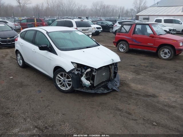 Ford FOCUS SE 2018 1FADP3K20JL215381 main image