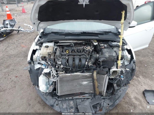 Ford FOCUS SE 2018 1FADP3K20JL215381 Image 10