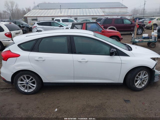 Ford FOCUS SE 2018 1FADP3K20JL215381 Image 14