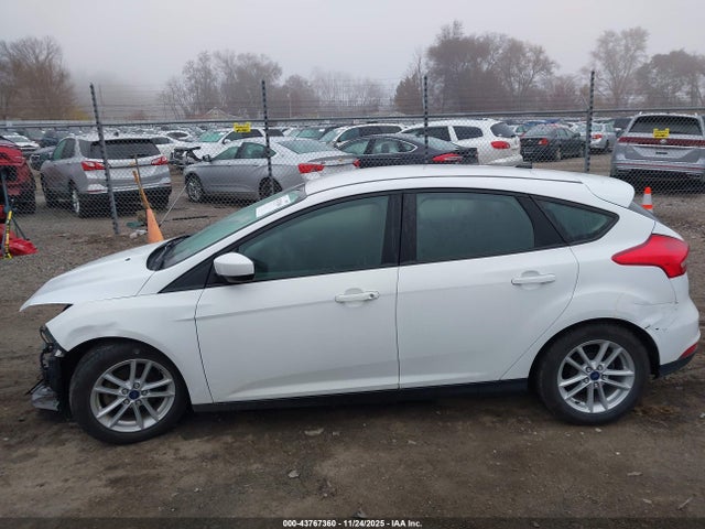 Ford FOCUS SE 2018 1FADP3K20JL215381 Image 15