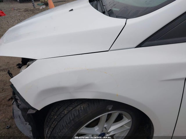 Ford FOCUS SE 2018 1FADP3K20JL215381 Image 19
