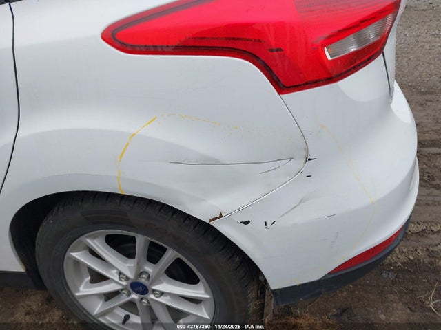 Ford FOCUS SE 2018 1FADP3K20JL215381 Image 20