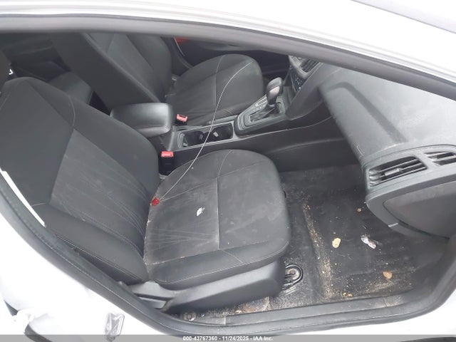 Ford FOCUS SE 2018 1FADP3K20JL215381 Image 5