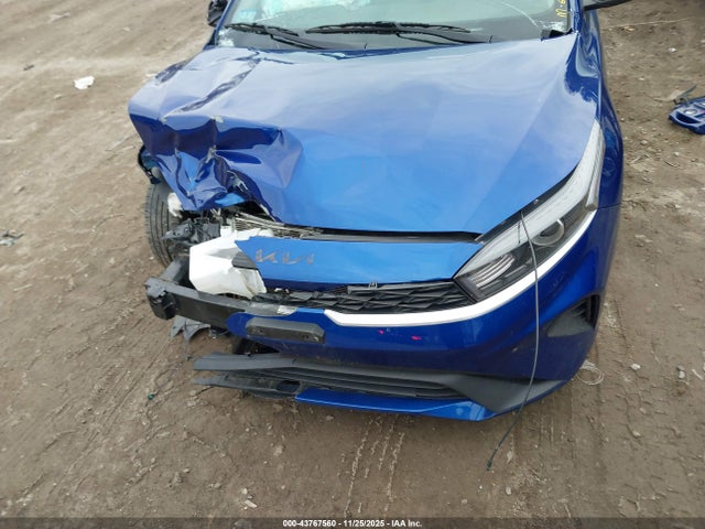 43767560 :رقم المزاد ، 3KPF24AD7PE531582 vin ، 2023 Kia Forte Lxs مزاد بيع