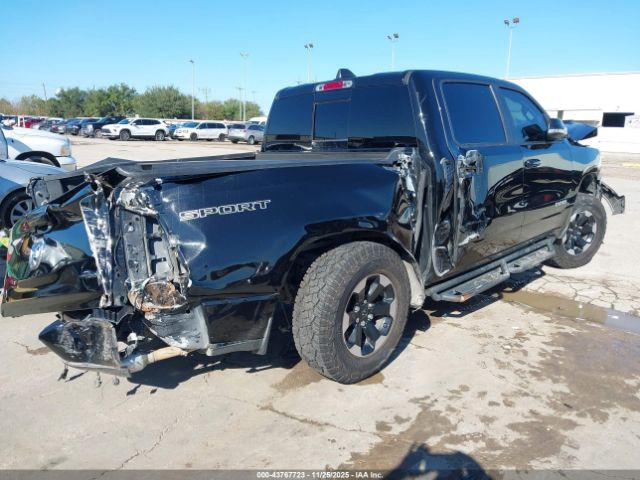 2021 RAM 1500 1C6SRFFT0MN771612 Photo 3