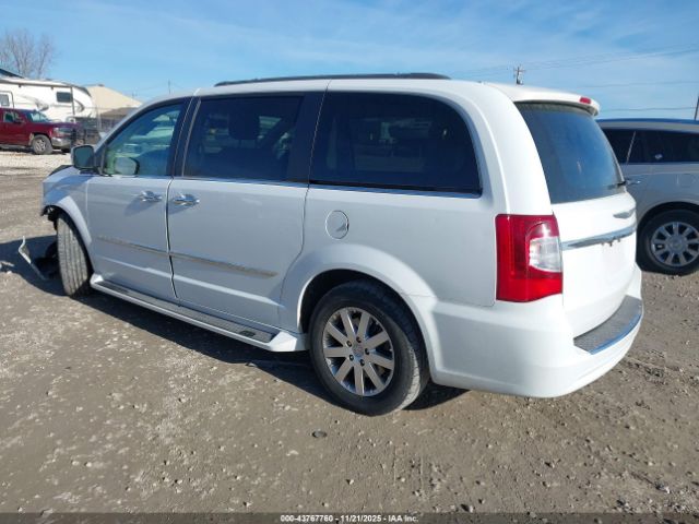 2015 CHRYSLER TOWN & COUNTRY 2C4RC1BG0FR740998 Photo 2