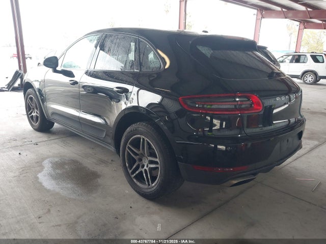 2018 PORSCHE MACAN WP1AA2A50JLB18958 Photo 2