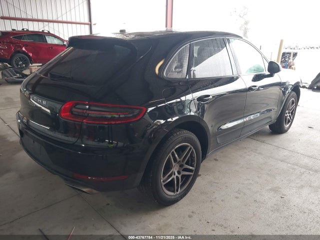 2018 PORSCHE MACAN WP1AA2A50JLB18958 Photo 3