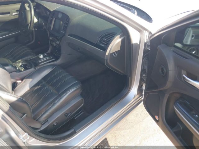 2018 CHRYSLER 300 2C3CCABG7JH266590 Photo 4