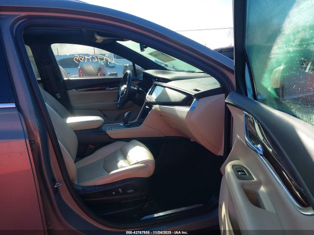 2018 CADILLAC XT5 1GYKNCRS2JZ202944 Photo 4