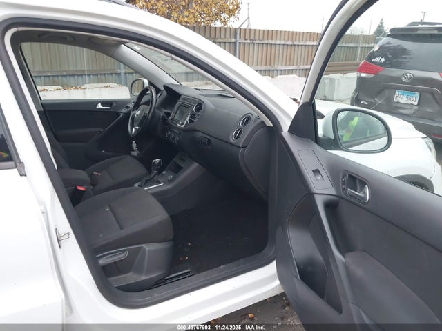 43767993 :رقم المزاد ، WVGBV7AX8HK047237 vin ، 2017 Volkswagen Tiguan 2.0t/2.0t S مزاد بيع