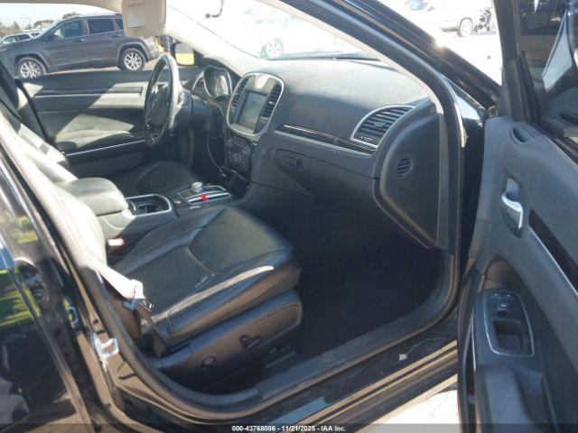 2016 CHRYSLER 300 2C3CCAAG1GH313428 Photo 4