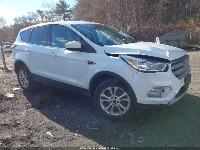 Продажа на аукционе авто 2019 Ford Escape Se, vin: 1FMCU9GD5KUB07776, номер лота: 43768149