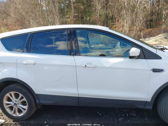Продажа на аукционе авто 2019 Ford Escape Se, vin: 1FMCU9GD5KUB07776, номер лота: 43768149