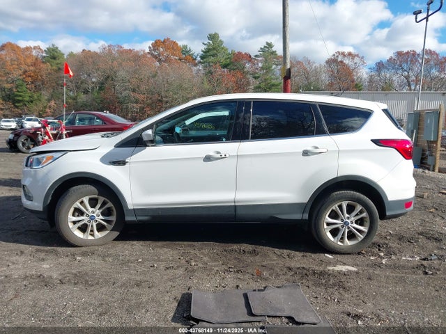 Продажа на аукционе авто 2019 Ford Escape Se, vin: 1FMCU9GD5KUB07776, номер лота: 43768149