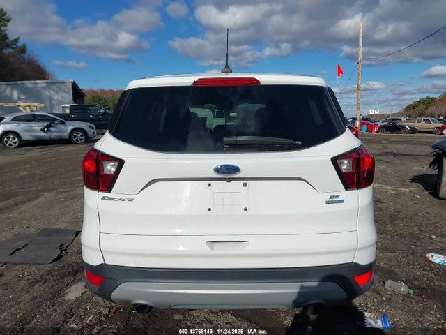 Продажа на аукционе авто 2019 Ford Escape Se, vin: 1FMCU9GD5KUB07776, номер лота: 43768149