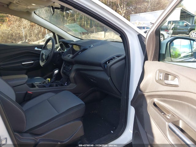 Продажа на аукционе авто 2019 Ford Escape Se, vin: 1FMCU9GD5KUB07776, номер лота: 43768149