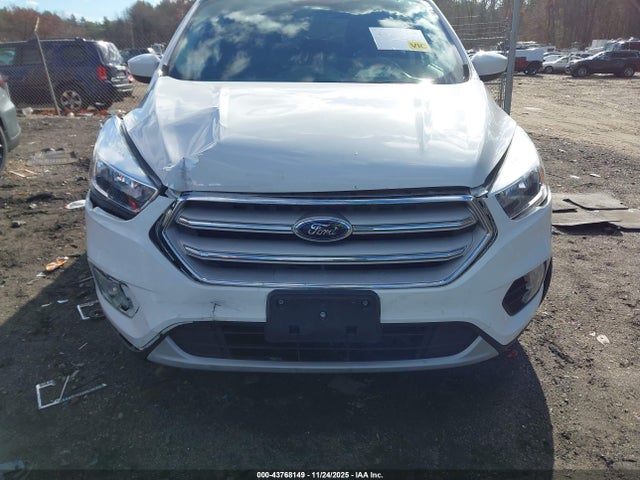 Продажа на аукционе авто 2019 Ford Escape Se, vin: 1FMCU9GD5KUB07776, номер лота: 43768149