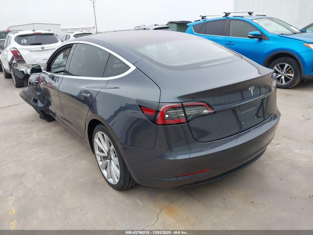 2018 TESLA MODEL 3 5YJ3E1EA7JF046398 Photo 2