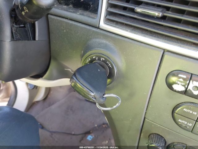 2005 CHRYSLER PACIFICA 2C4GM68495R381437 Photo 10