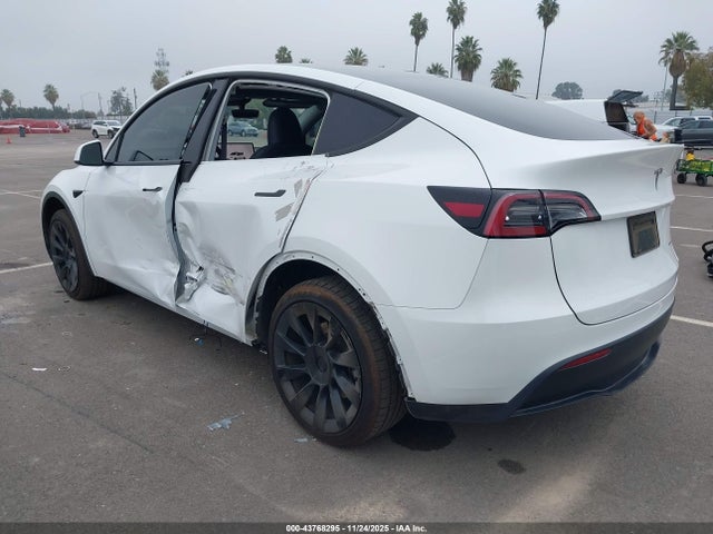 2023 TESLA MODEL Y 7SAYGDEE7PF691505 Photo 2