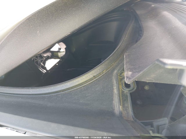 2021 TESLA MODEL Y 5YJYGDEEXMF179424 Photo 9
