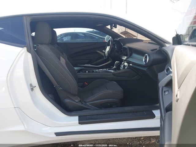 2018 CHEVROLET CAMARO 1G1FB1RS9J0142193 Photo 4