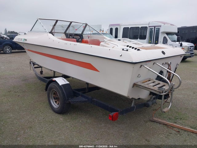43768443 :رقم المزاد ، CBC47139M78L vin ، 1978 Chrysler Boat مزاد بيع