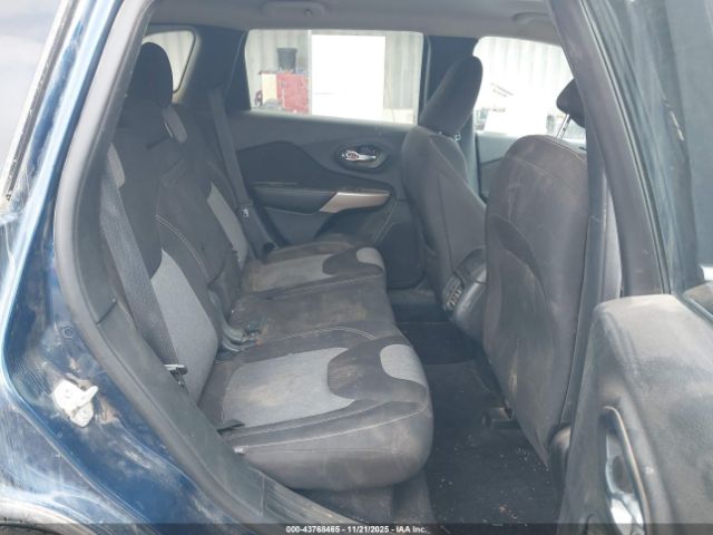 2018 JEEP CHEROKEE 1C4PJLCB3JD563645 Photo 7