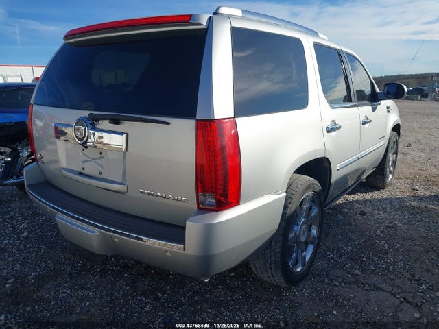 2011 CADILLAC ESCALADE 1GYS4CEF5BR185330 Photo 3