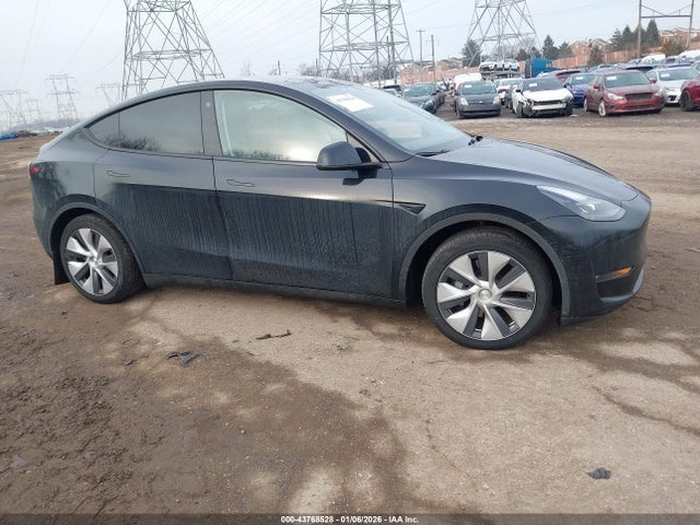 2023 TESLA MODEL Y 7SAYGAEE4PF769656 Photo 0