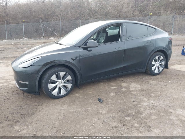 2023 TESLA MODEL Y 7SAYGAEE4PF769656 Photo 1