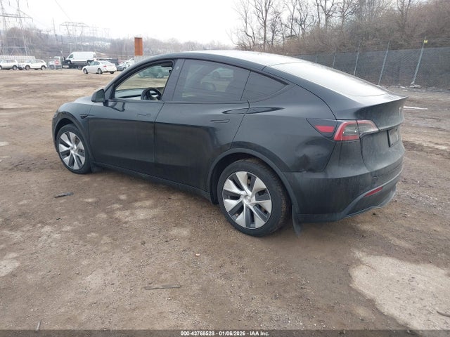 2023 TESLA MODEL Y 7SAYGAEE4PF769656 Photo 2