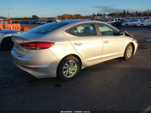 KMHD74LFXHU412737 Hyundai ELANTRA SE